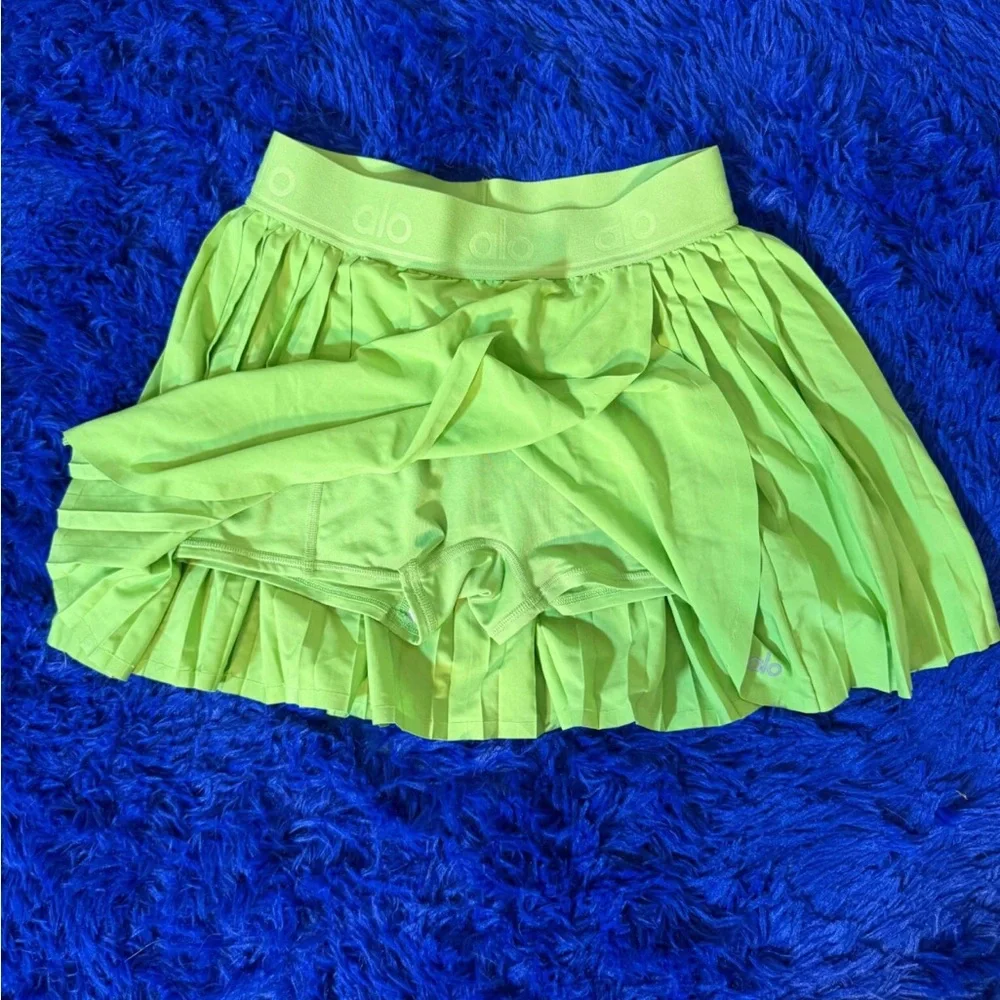 ALO Yoga Neon Yellow Pleated Skater Skirt/Skort Size Small NWOT